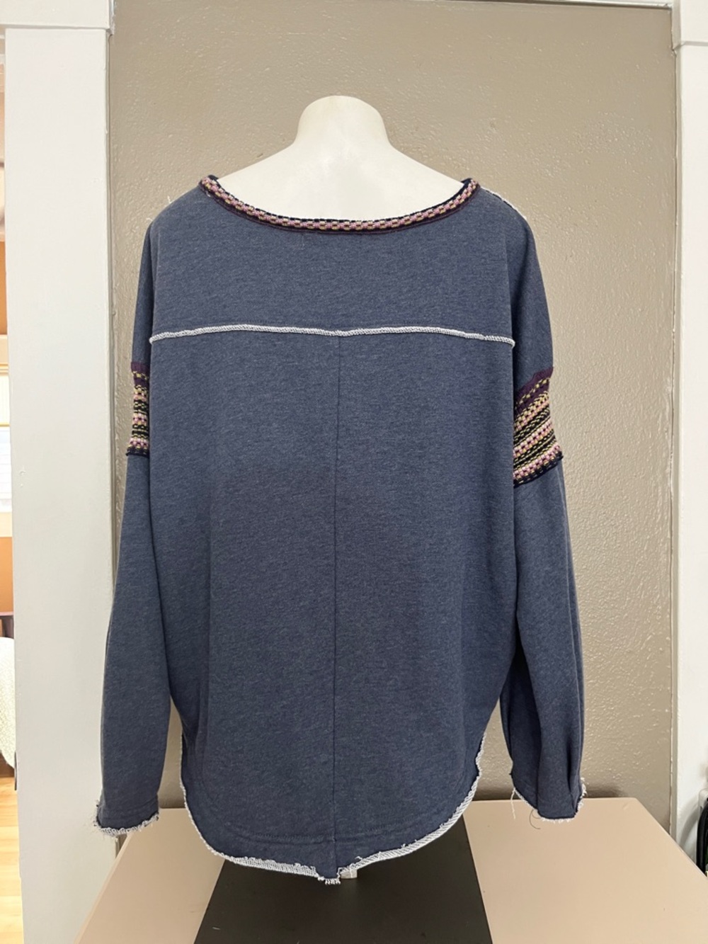 Natural Life Boho Oversized Knit Trim Sweatshirt Blue S/M Raw Hem - Picture 5 of 13